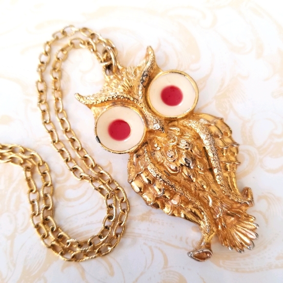 Vintage Mid Century 1960s Enamel Goldtone Owl Pendant Necklace - Picture 7 of 16